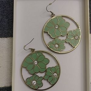 Forever 21 flower rhinestone earrings